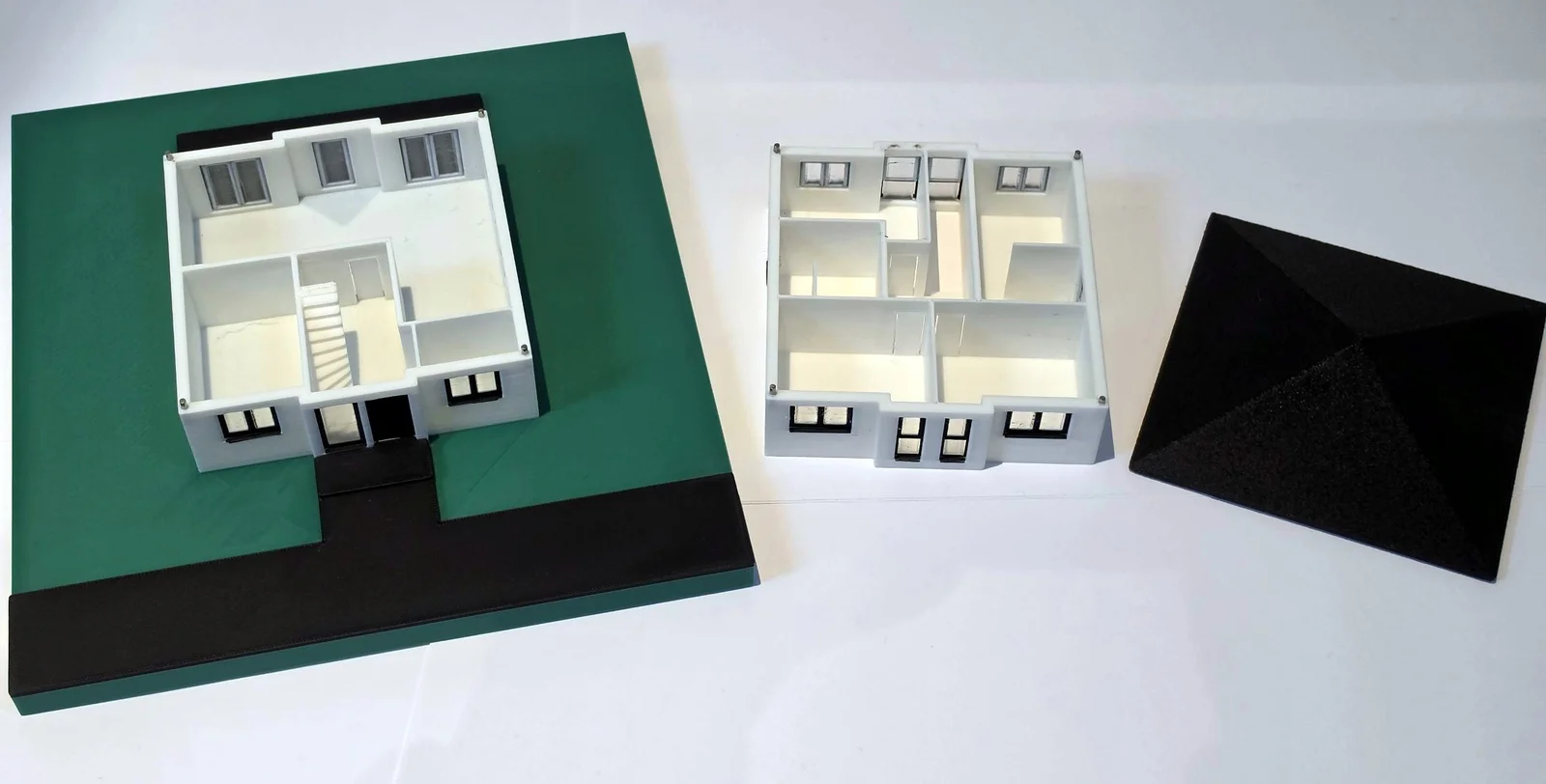 3D-Hausmodell Einzelteile – Grundplatte, OG und Dach